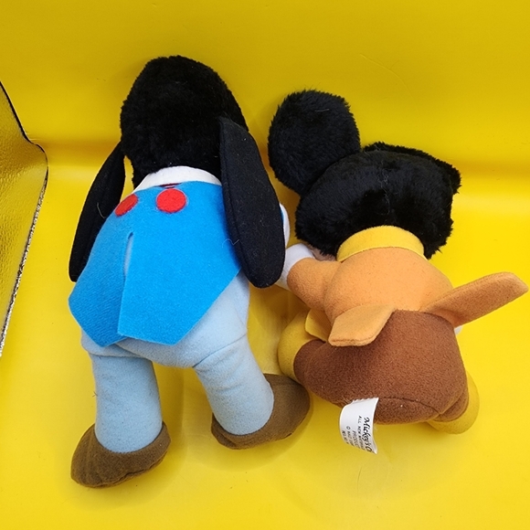 Vintage 1983 Disney Mickey's Christmas Carol Mickey Mouse & Goofy Plush Toys - Picture 4 of 8